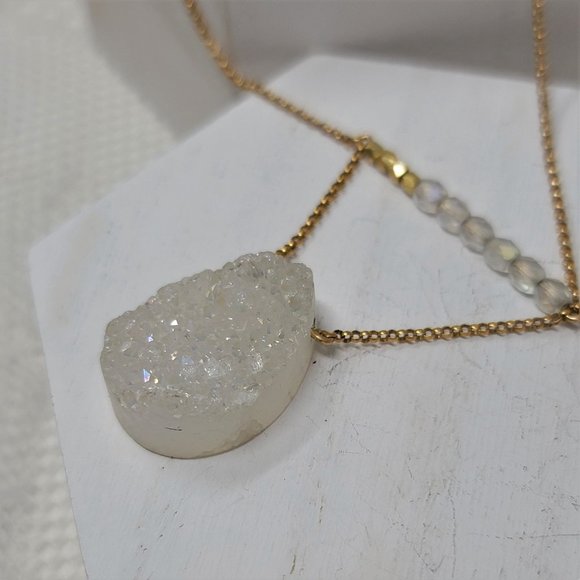 Glittery White Druze Necklace Gold tone - Picture 6 of 10